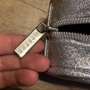 🔥Morphe x Jaclyn Hill silver glitter bag ✨